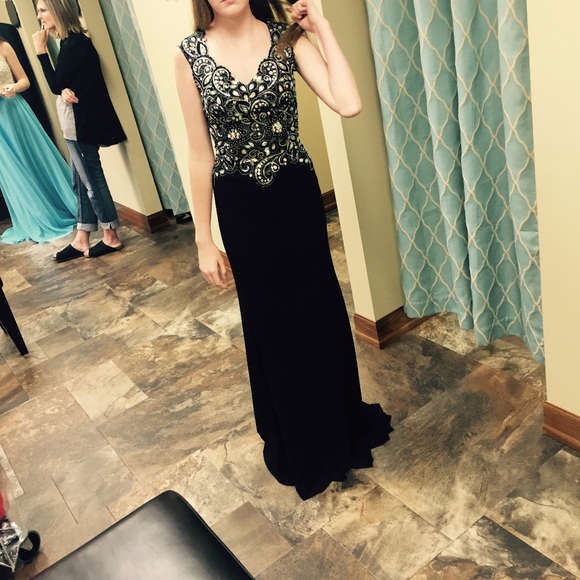 Formal Dress - Picture 4 of 4